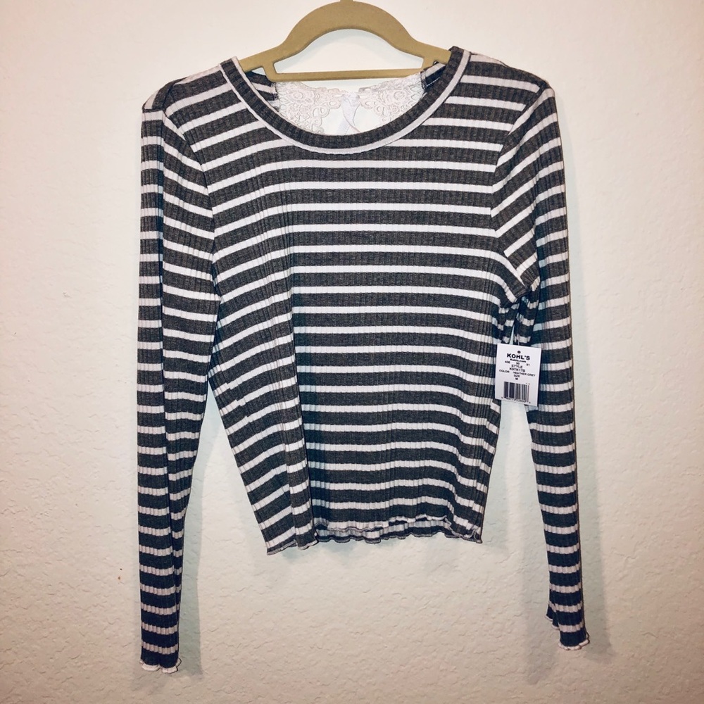 Juniors’ Crotchet-Trim Lace-Up Back Tee (Girl’s)